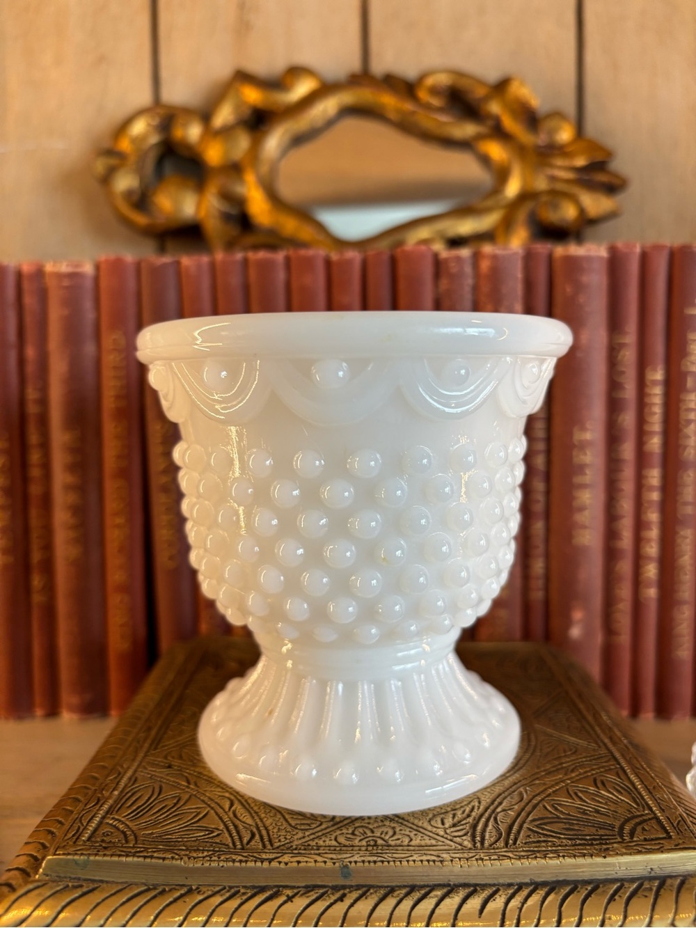 Avon White Hobnail Pedestal Fairy Lamp with Clear Hobnail Shade - Picture 4 of 13